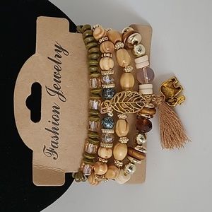 Fashion jewelry Set of 4 bracelets